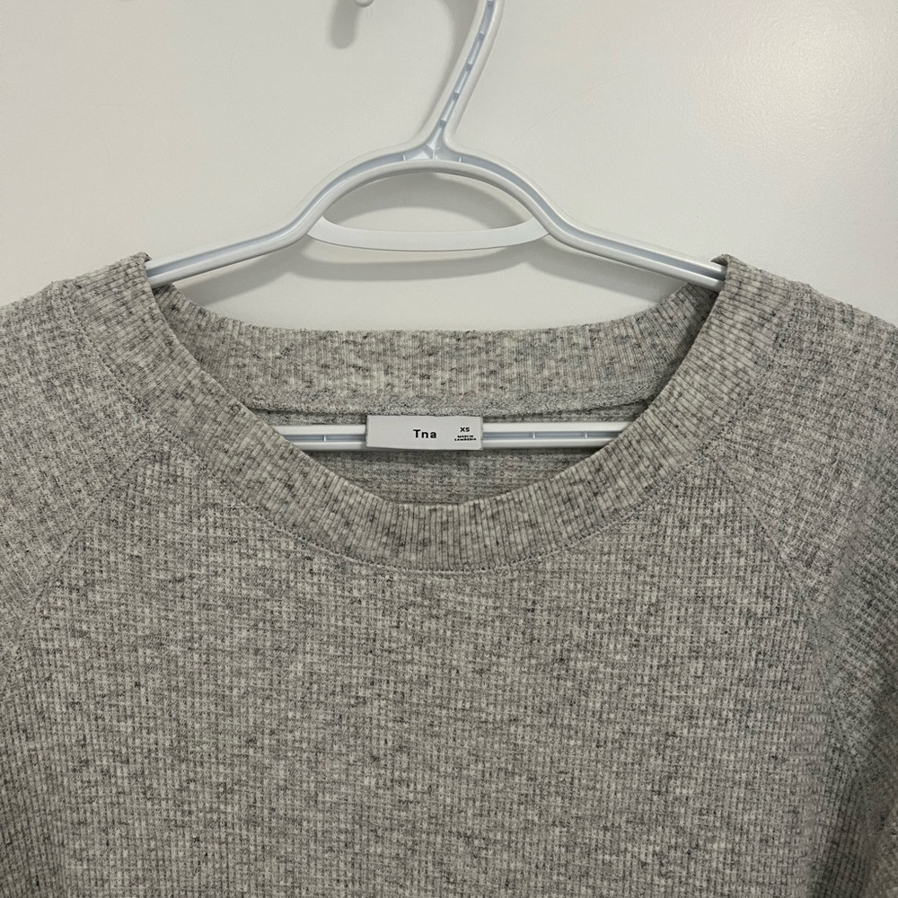 Aritzia TNA Womens Waffle Knit Crew Neck Sweatshirt - Picture 2 of 4